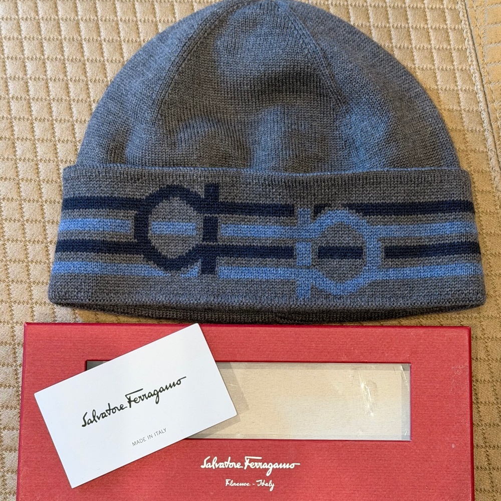 SALVATORE FERRAGAMO GREY LOGO Wool Beanie Hat with BOX $430
